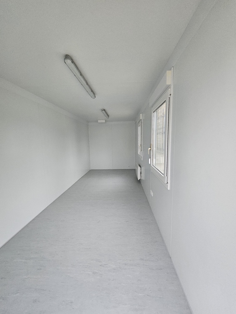 Nieuwe bureelcontainer 6m x 2m40 DKVR Wit - met tralies