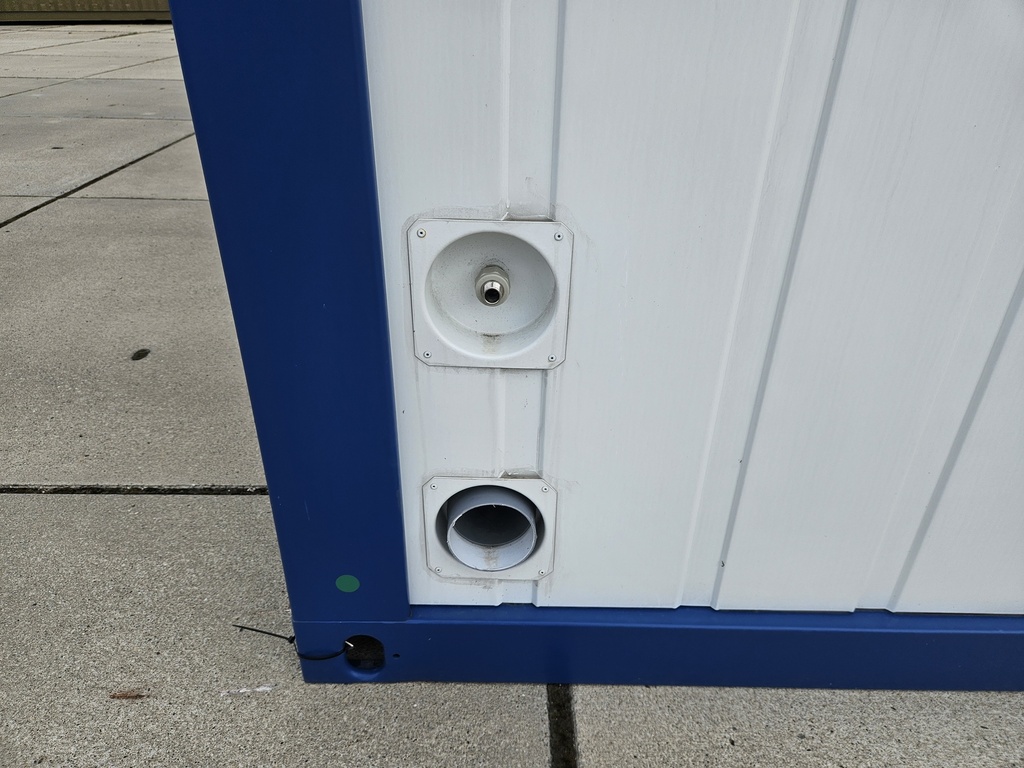 Nieuwe bureelcontainer 6m x 2m40 - met toilet